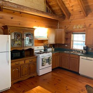 Вилла Cozy Creekside Cabin In The Heart Of Hocking Hills Laurelville Exterior photo