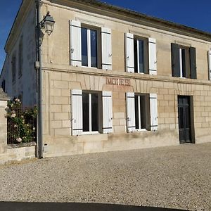 Bed and Breakfast Gite Modes Et Cafe Epargnes Exterior photo