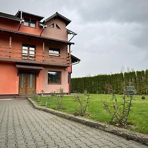 Pensiunea Floro Инторсура-Бузэулуй Exterior photo