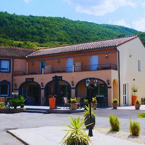 Hotel Restaurant Les Chataigniers Прива Exterior photo