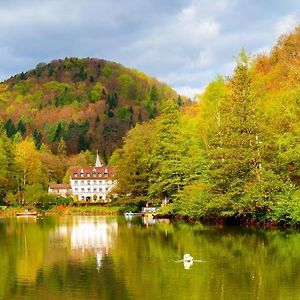 Hotel Pfaelzer Wald Бад-Бергцаберн Exterior photo