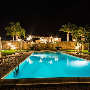 Masseria Relais Saraceno With Pool - Happy Rentals Мелендуньо Exterior photo