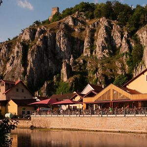 Bierhotel - Hotel & Brauereigasthof Schneider Эссинг Exterior photo