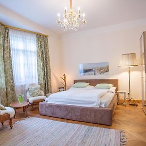 Bed and Breakfast Huebsches Privatzimmer Mit Bad Перхтольдсдорф Exterior photo