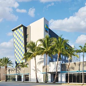 Отель Tru By Hilton Ft Lauderdale Airport Дания-Бич Exterior photo