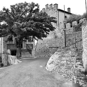 Апартаменты "Le Pietre Silenti" Antica Dimora Del 1300' Nerola Exterior photo