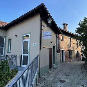 Отель Locanda Della Rocca Di Camagna Camagna Monferrato Exterior photo