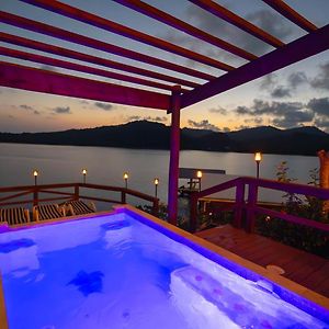 El Palacio Rosa On Blue Lagoon 2Br Beachfront Suite On Pristine & Quiet Bay W Incredible Views Арросаль Exterior photo