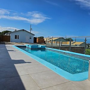 Luxury Ocean View Villa With Backyard Pool Дискавери-Бэй Exterior photo