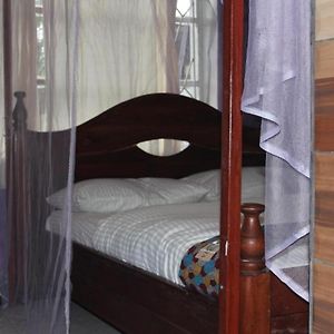 Room In Bb - Amahoro Guest House - Single Room With Shower Рухенгери Exterior photo