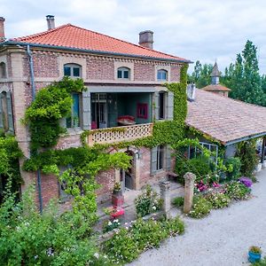 Bed and Breakfast Parc De Coulassy Negrepelisse Exterior photo