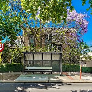 Leafy Bliss 2Br, Bus Stop & Coffee Within Reach Перт Exterior photo