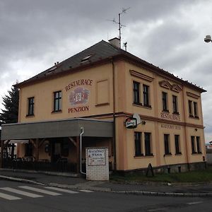 Restaurace A Penzion Klatovsky Dvur Клатови Exterior photo