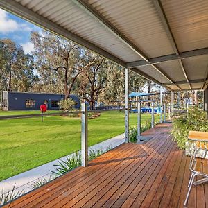 Отель Big4 Bendigo Marong Holiday Park Exterior photo