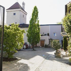 Boutique-Hotel Am Ledererturm Кельхайм Exterior photo