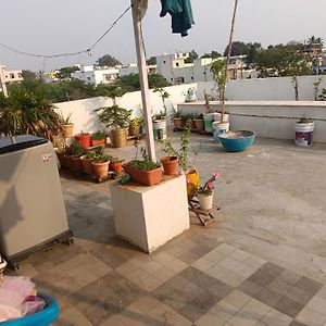 Апартаменты Pent House With Personal Garden Secunderabad Exterior photo