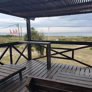 Enfrente Al Mar Tranquilidad Y Calidez En Una Casa Totalmente Equipada Balneario Argentino Exterior photo