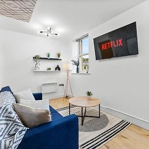 Апартаменты 30 Percent Off! Lovely Yorkshire Duplex - Sleeps 6 - Netflix Дьюсбери Exterior photo