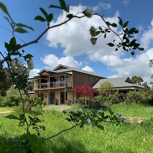 Апартаменты Gypsy Creek Winery Labertouche Exterior photo