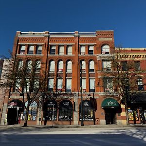 The Met Hotel Нью-Вестминстер Exterior photo