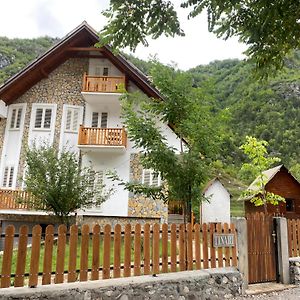 Bed and Breakfast Bujtina Tinari Тети Exterior photo