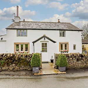 2 Bed In Skipton 91296 Bolton Bridge Exterior photo