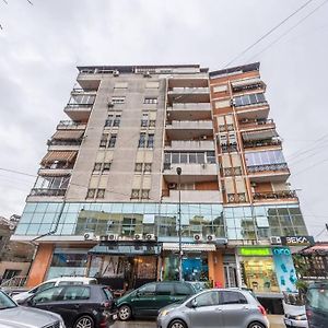 The Central Comfort Apartment Шкодер Exterior photo