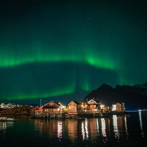 Отель Henningsvaer Rorbuer Exterior photo