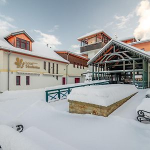 Hotel Studanka Рихнов-над-Кнежноу Exterior photo