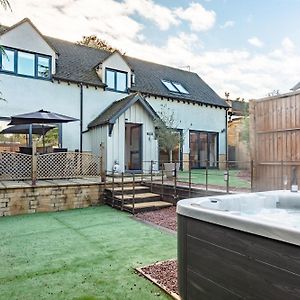 Вилла Cotswold Holiday Let With Hot Tub - The Old Garage Чиппинг-Нортон Exterior photo