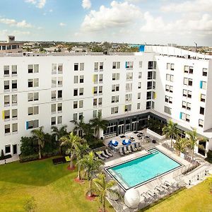 Отель Aloft Miami Дорел Exterior photo