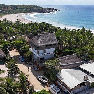 Отель Bikini Beach House Пуэрто-Эскондидо Exterior photo