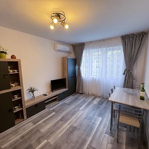 Апартаменты Apartament Andreas Бэиле-Еркулане Exterior photo