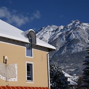 Hotel De La Gare Эйглие Exterior photo