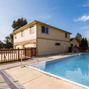 Powell By Avantstay Secluded Home Only 10 Mins From Dt Bend W Hot Tub Exterior photo