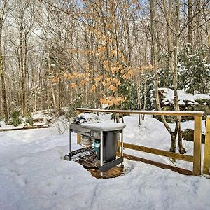 Andover Cabin Retreat With Hot Tub And Fireplace! Exterior photo