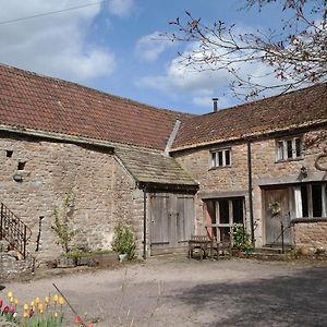 Converted Stables And Hayloft In Former Farmyard Saint Briavels Exterior photo