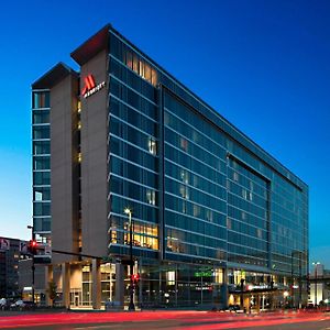 Отель Omaha Marriott Downtown At The Capitol District Exterior photo