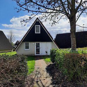 Отель De Vecht, 124 - Centraal Gelegen Aan Vijver Gramsbergen Exterior photo