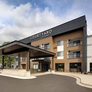 Отель Courtyard Grand Rapids Airport Exterior photo