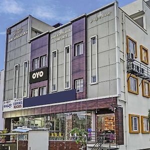 Отель Collection O Sri Sapthagiri Near Phoenix Marketcity Бангалор Exterior photo