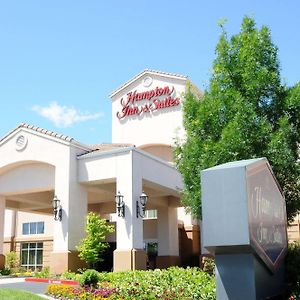 Hampton Inn & Suites Реддинг Exterior photo