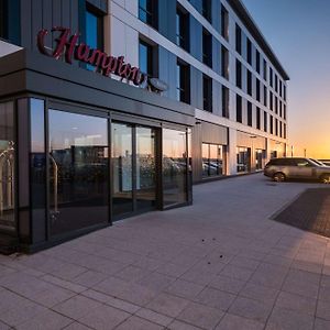 Отель Hampton By Hilton Aberdeen Airport Дайс Exterior photo