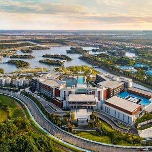 Отель Hilton Shanghai Fengxian Exterior photo