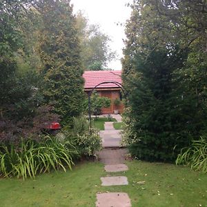 Manor Garden Lodge Уиррал Exterior photo