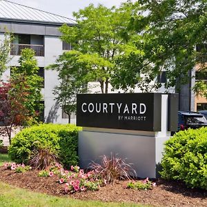 Отель Courtyard Burlington Williston Exterior photo