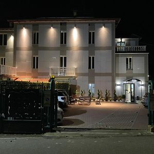 Hotel La Quercia Моццо Exterior photo