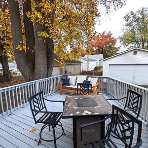 Fenced Backyard, Deck, Pet-Friendly Home Спрингфилд Exterior photo