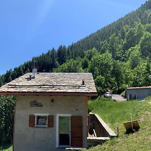 Апартаменты Agriturismo Mondolegro - Chiesa In Valmalenco Torre di Santa Maria Exterior photo