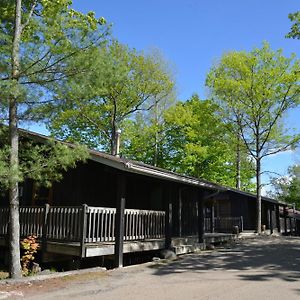 Log Cabin Inn Парри-Саунд Exterior photo